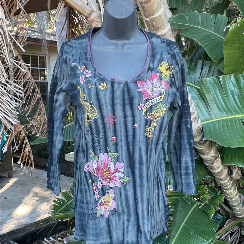 tie-dye and beaded appliqué long sleeve tea